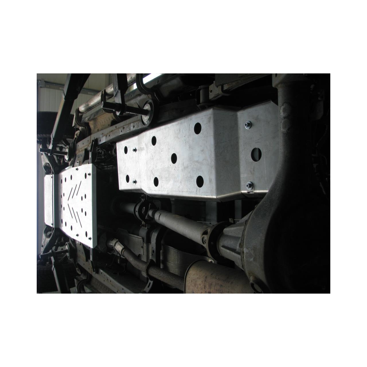 Płyta osłonowa zbiornika paliwa FORD RANGER T6 2015-